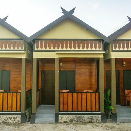 Khalifah Guest House Sumbawa Extérieur photo