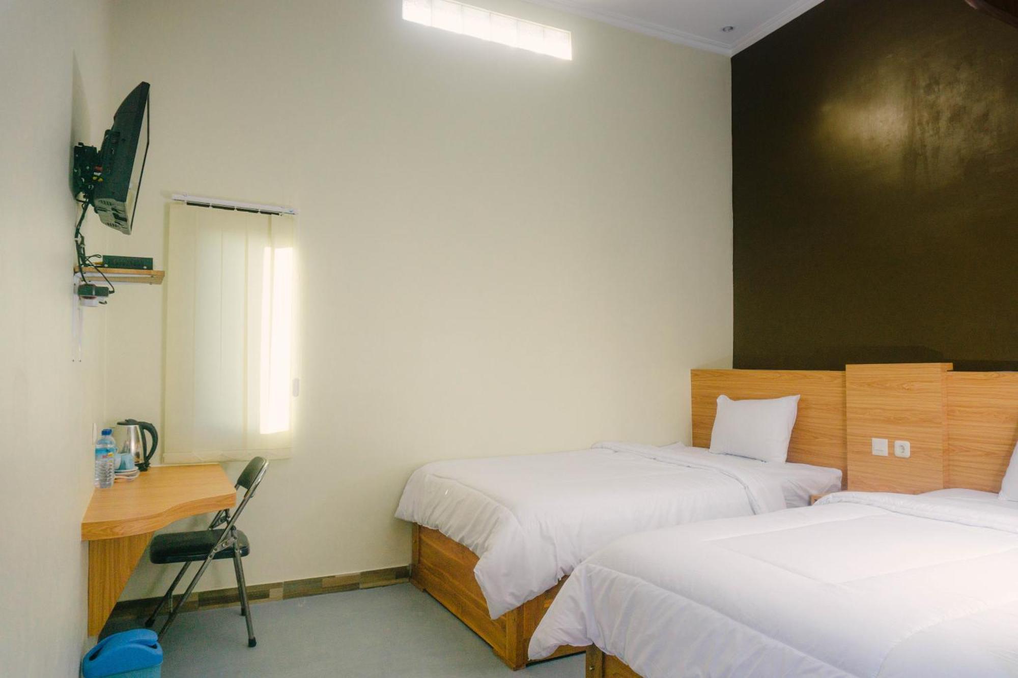 Khalifah Guest House Sumbawa Extérieur photo
