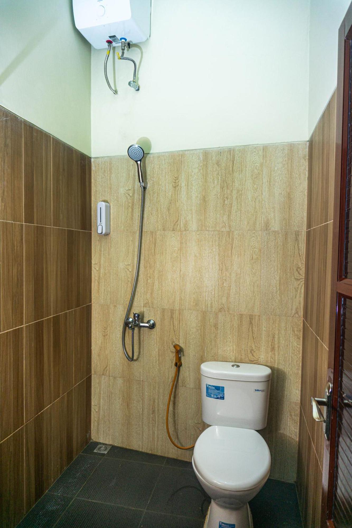Khalifah Guest House Sumbawa Extérieur photo
