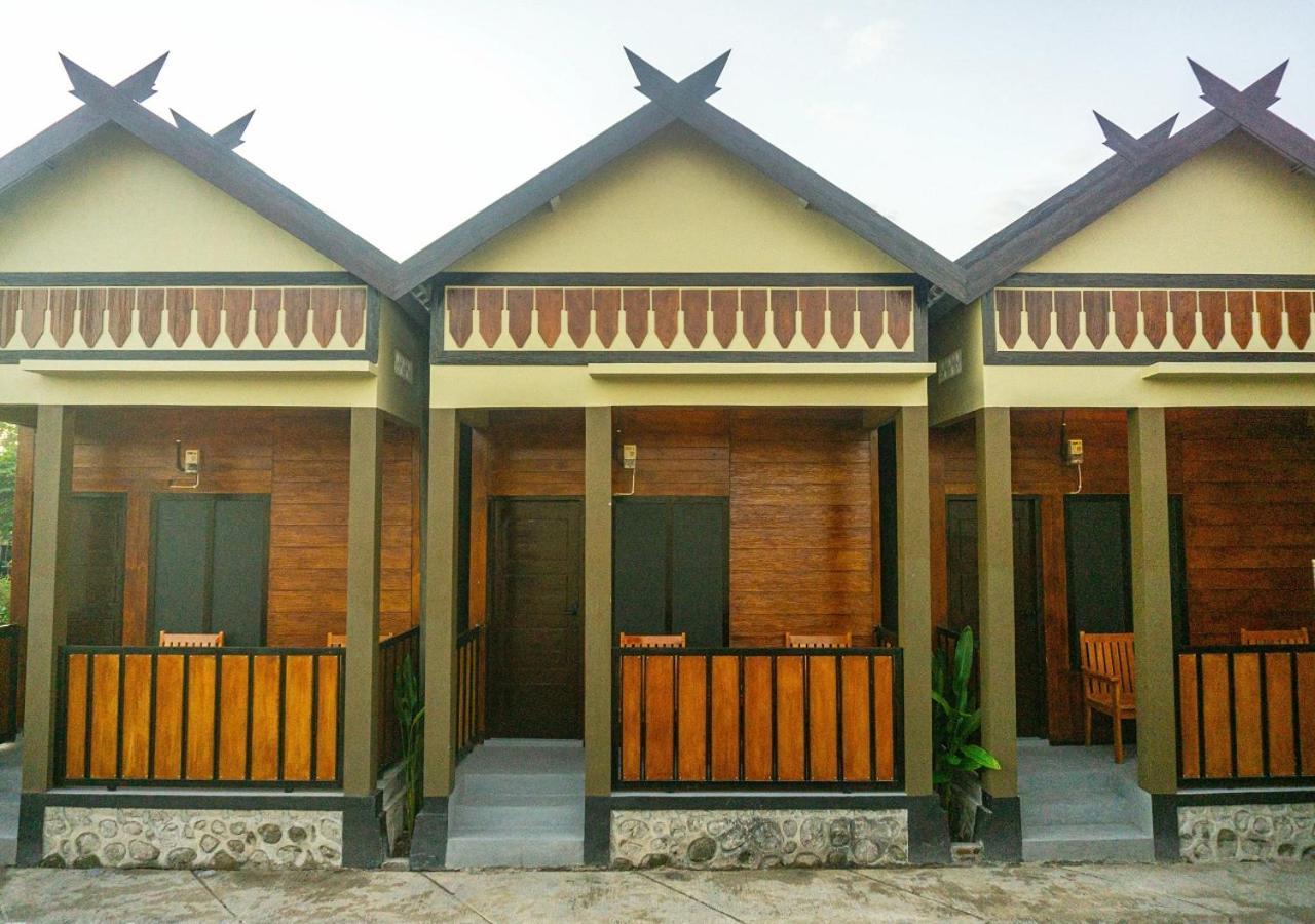 Khalifah Guest House Sumbawa Extérieur photo